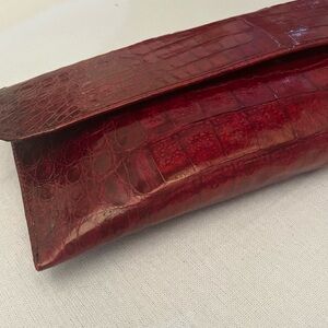 Croc clutch stunning